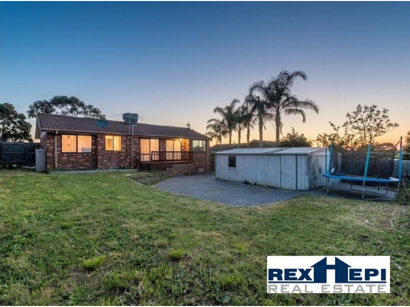 66 Oaktree Drive, Hampton Park VIC 3976