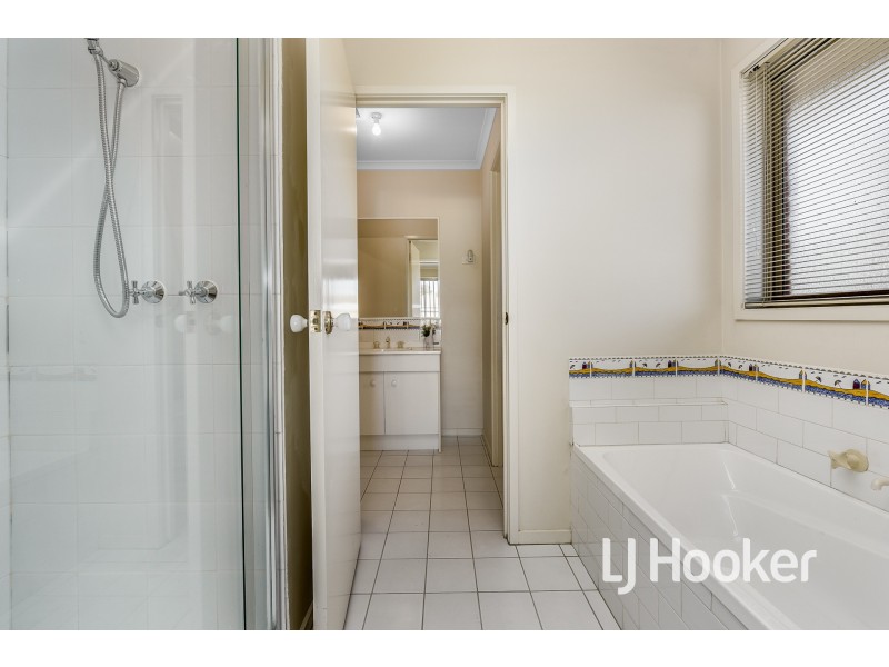 2 Howqua Place, Cranbourne VIC 3977