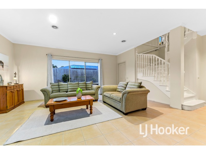 28 Sugar Bush Drive, Lynbrook VIC 3975