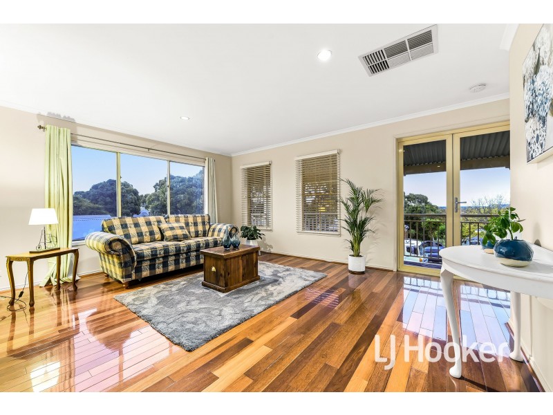 28 Sugar Bush Drive, Lynbrook VIC 3975