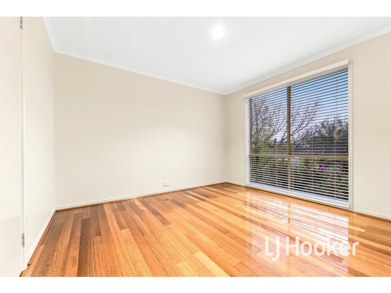 28 Sugar Bush Drive, Lynbrook VIC 3975