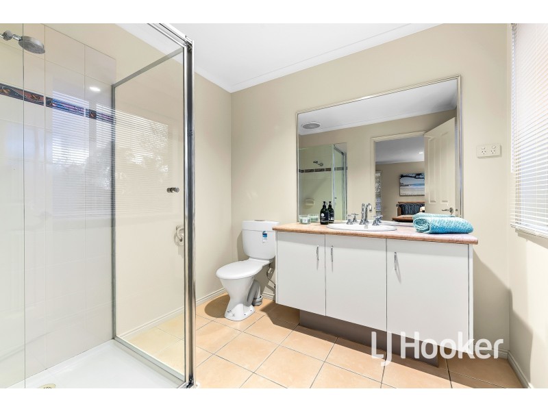 28 Sugar Bush Drive, Lynbrook VIC 3975