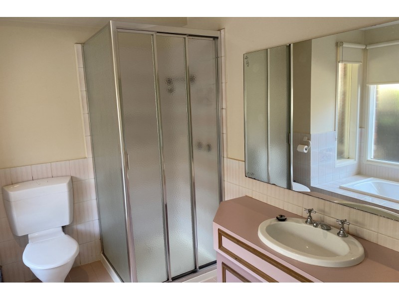 9 Malanda Court, Berwick VIC 3806