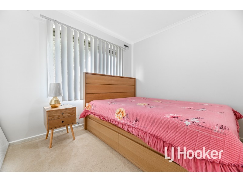 9 Lamont Crescent, Cranbourne VIC 3977