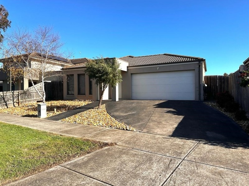 5 Waltzing Drive, Lynbrook VIC 3975
