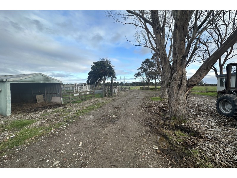 45 Denhams Road, Koo Wee Rup VIC 3981