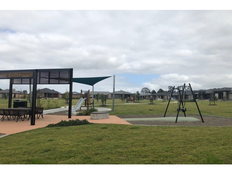 58 Abbeyard Drive, Clyde VIC 3978