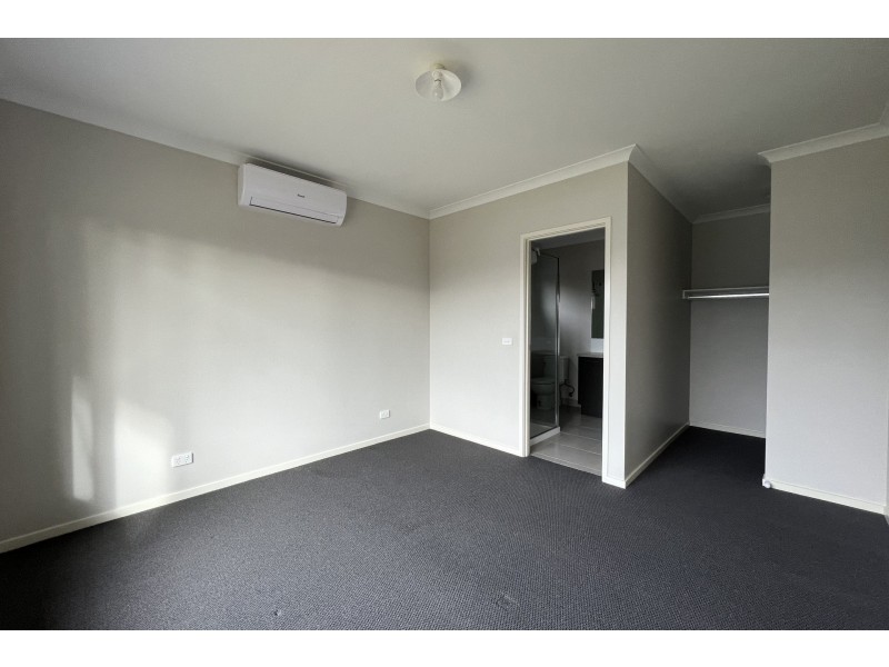 58 Abbeyard Drive, Clyde VIC 3978