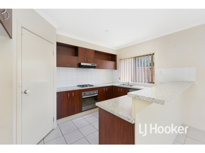 18 Melzak Way, Berwick VIC 3806