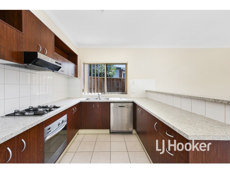 18 Melzak Way, Berwick VIC 3806