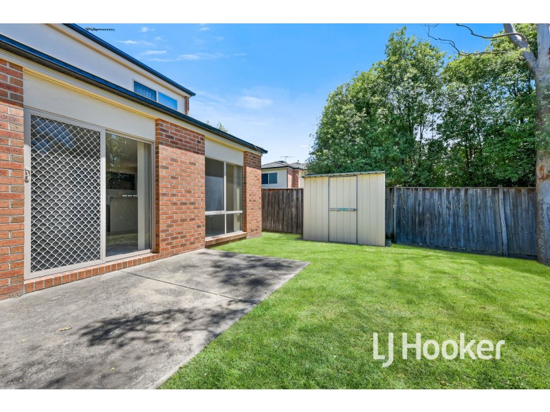 18 Melzak Way, Berwick VIC 3806