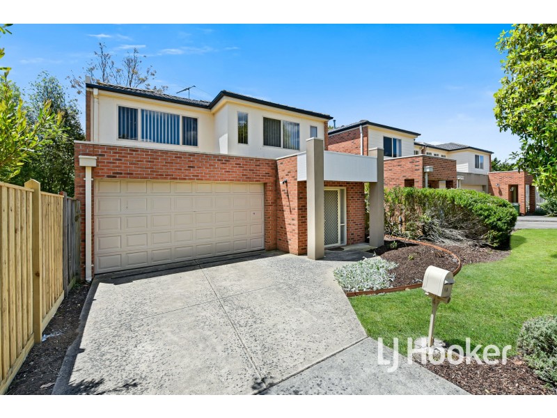 18 Melzak Way, Berwick VIC 3806