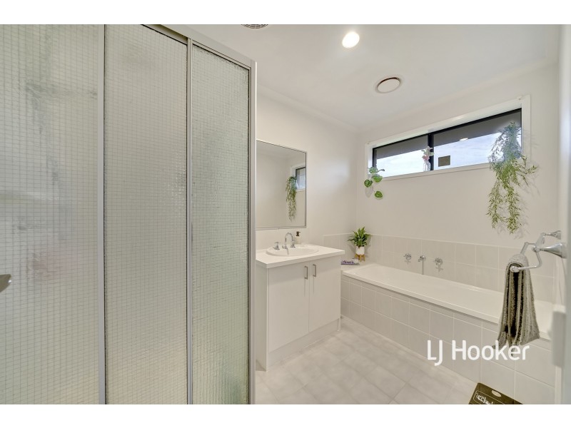 15 Brunel Court, Hampton Park VIC 3976