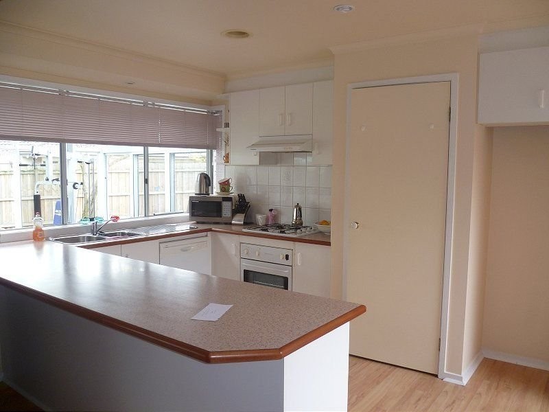 8 Vincent Court, Cranbourne VIC 3977