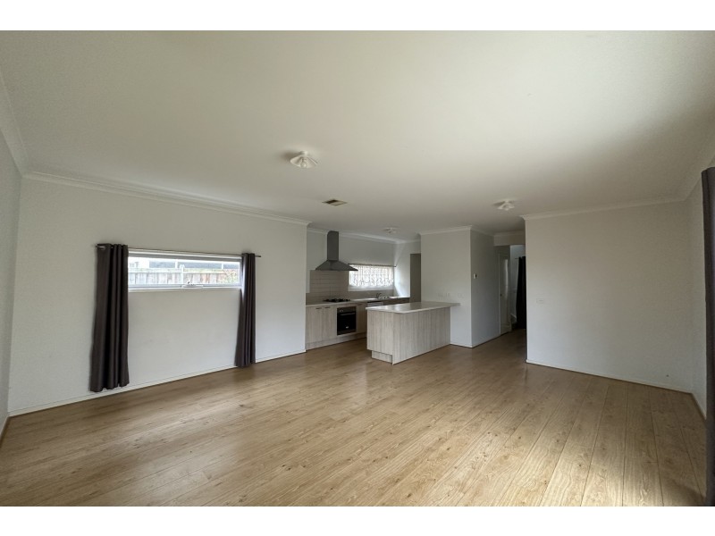 2A Ossa Crescent, Clyde VIC 3978