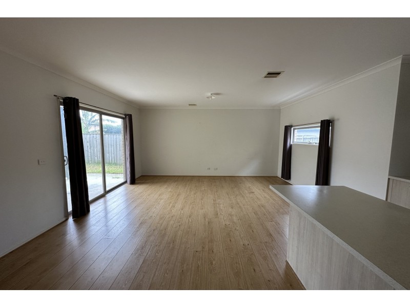 2A Ossa Crescent, Clyde VIC 3978