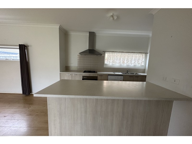 2A Ossa Crescent, Clyde VIC 3978