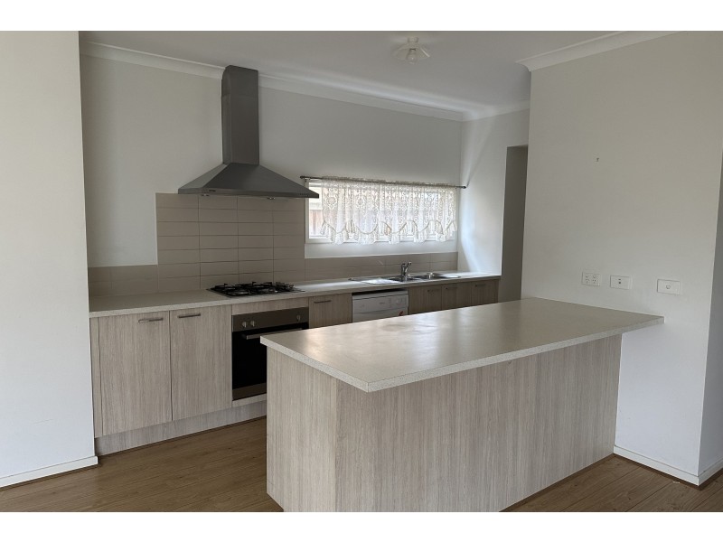 2A Ossa Crescent, Clyde VIC 3978