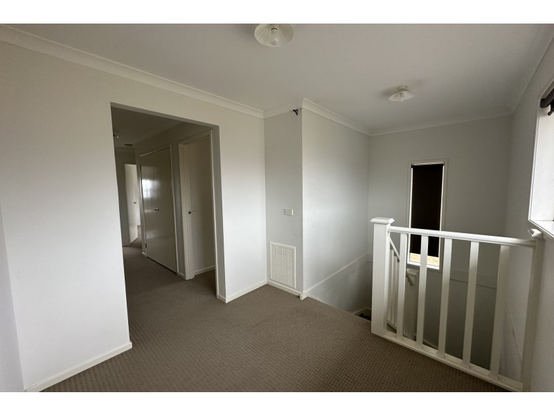 2A Ossa Crescent, Clyde VIC 3978