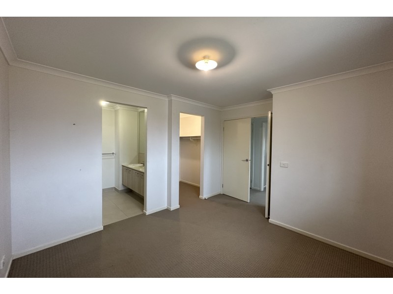 2A Ossa Crescent, Clyde VIC 3978