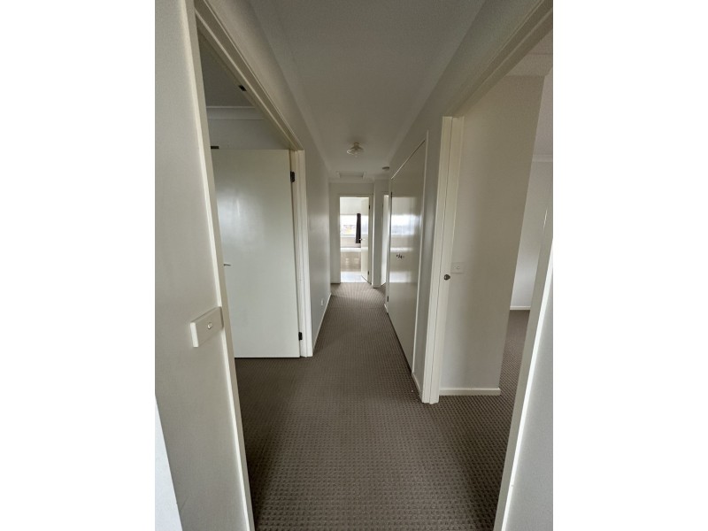 2A Ossa Crescent, Clyde VIC 3978