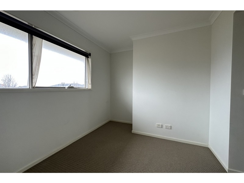 2A Ossa Crescent, Clyde VIC 3978