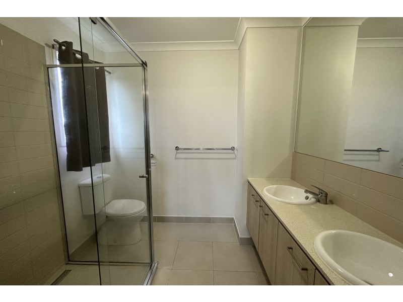 2A Ossa Crescent, Clyde VIC 3978