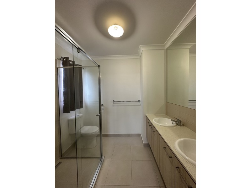 2A Ossa Crescent, Clyde VIC 3978