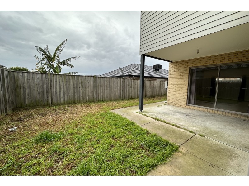 2A Ossa Crescent, Clyde VIC 3978