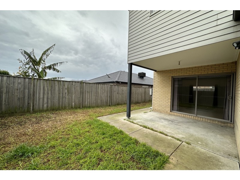 2A Ossa Crescent, Clyde VIC 3978