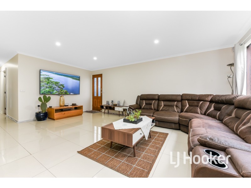 55 Willow Drive, Hampton Park VIC 3976