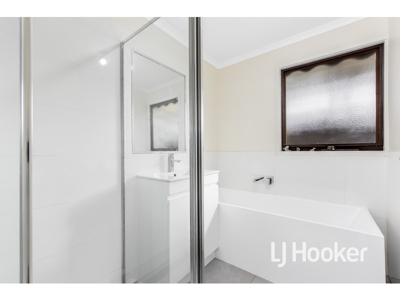 55 Willow Drive, Hampton Park VIC 3976