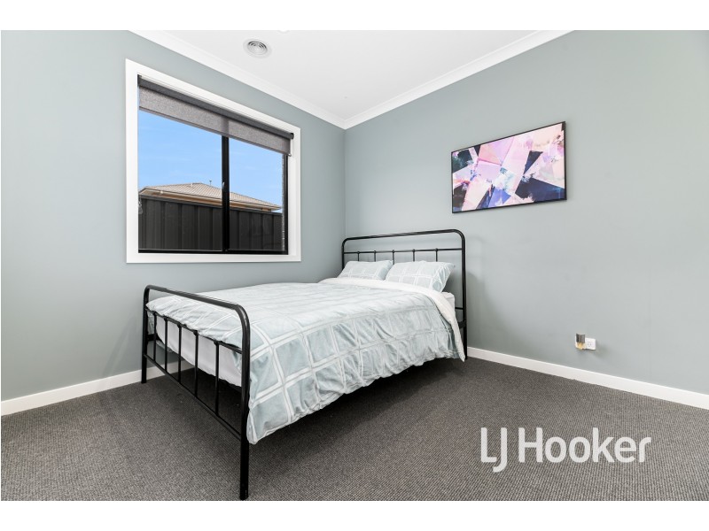 11 Merribrook Boulevard, Clyde VIC 3978