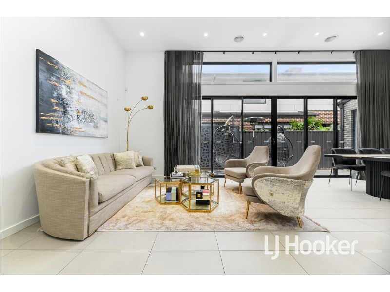 11 Merribrook Boulevard, Clyde VIC 3978