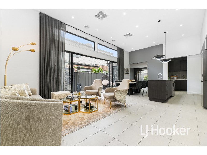 11 Merribrook Boulevard, Clyde VIC 3978