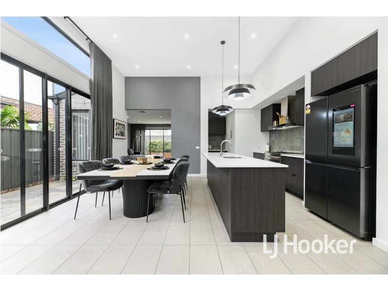 11 Merribrook Boulevard, Clyde VIC 3978