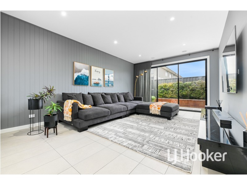 11 Merribrook Boulevard, Clyde VIC 3978