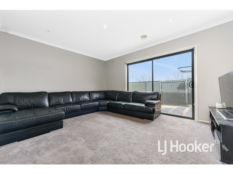 13-15 Ardor Avenue, Cranbourne North VIC 3977