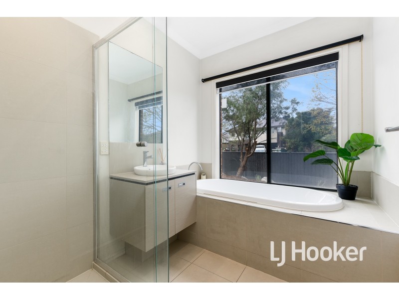 13-15 Ardor Avenue, Cranbourne North VIC 3977