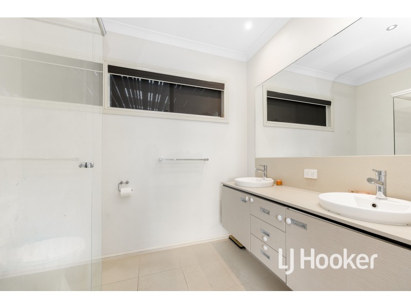 13-15 Ardor Avenue, Cranbourne North VIC 3977