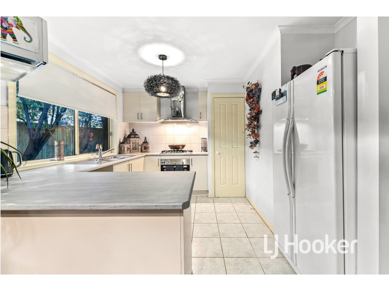 1 Pirita Place, Cranbourne West VIC 3977