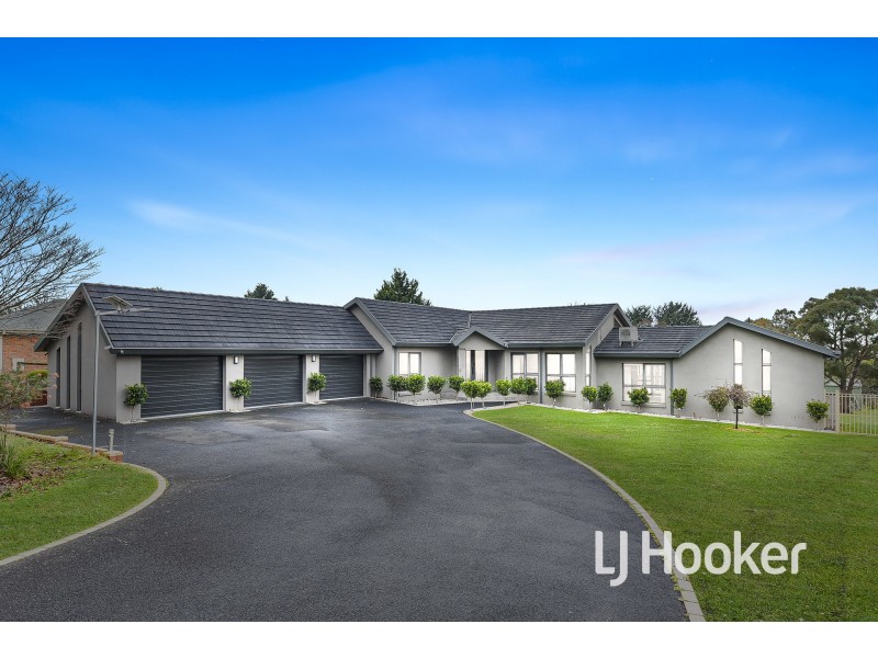 14 Colonial Court, Narre Warren South VIC 3805