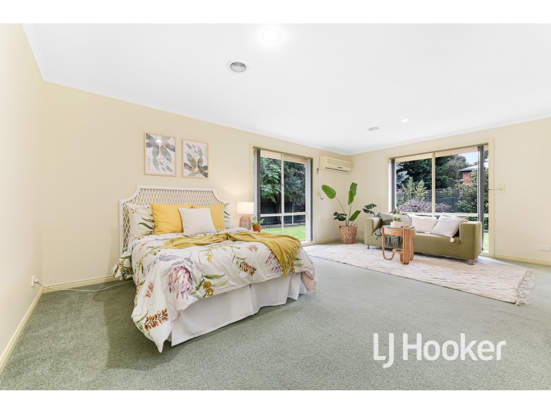 124 Lawless Drive, Cranbourne North VIC 3977