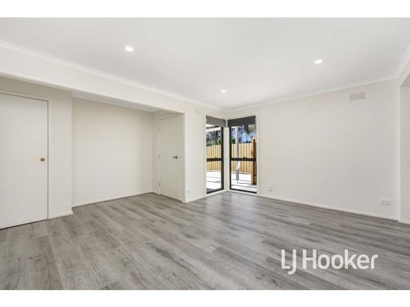 1/15 Ainsleigh Court, Cranbourne VIC 3977