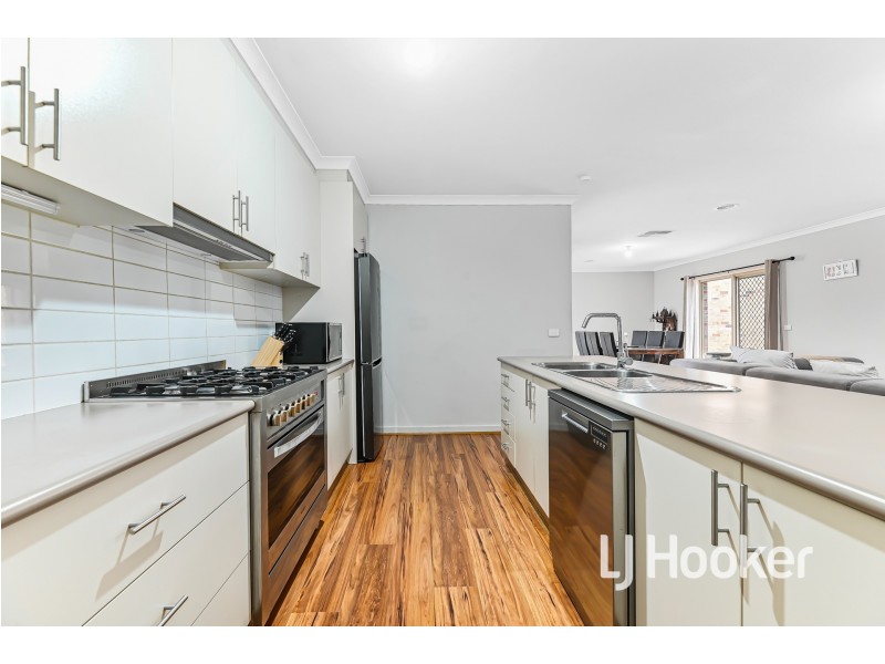 11A Oregano Drive, Lynbrook VIC 3975