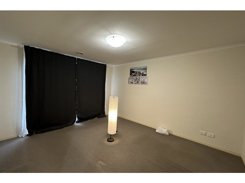 8 Hector Drive, Cranbourne VIC 3977