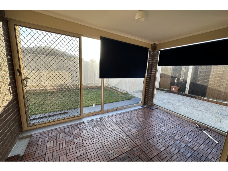 8 Hector Drive, Cranbourne VIC 3977
