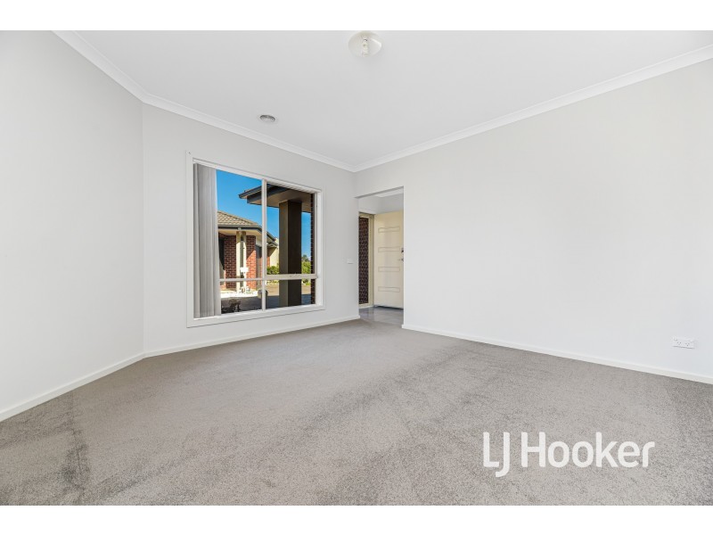 37 Sallys Run, Hampton Park VIC 3976