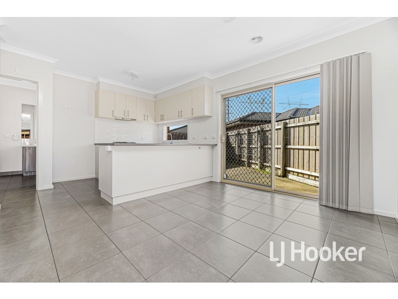 37 Sallys Run, Hampton Park VIC 3976