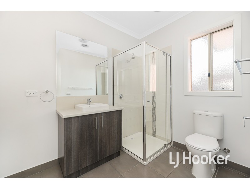 37 Sallys Run, Hampton Park VIC 3976